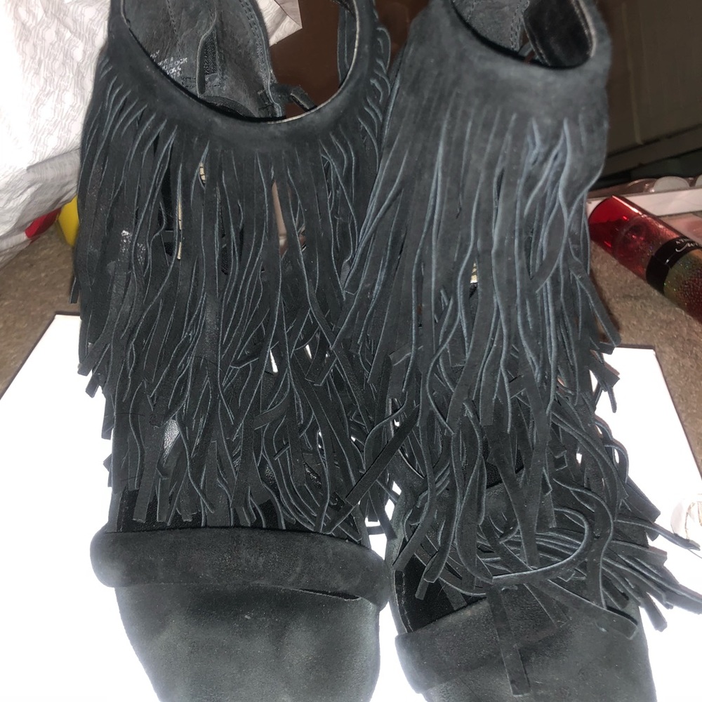 Really cute comfy heels Steven madden